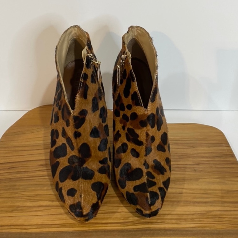 ! Schulz Sexy Leopard 🐆 5’ heel Boots-Size 8 - Picture 5 of 16